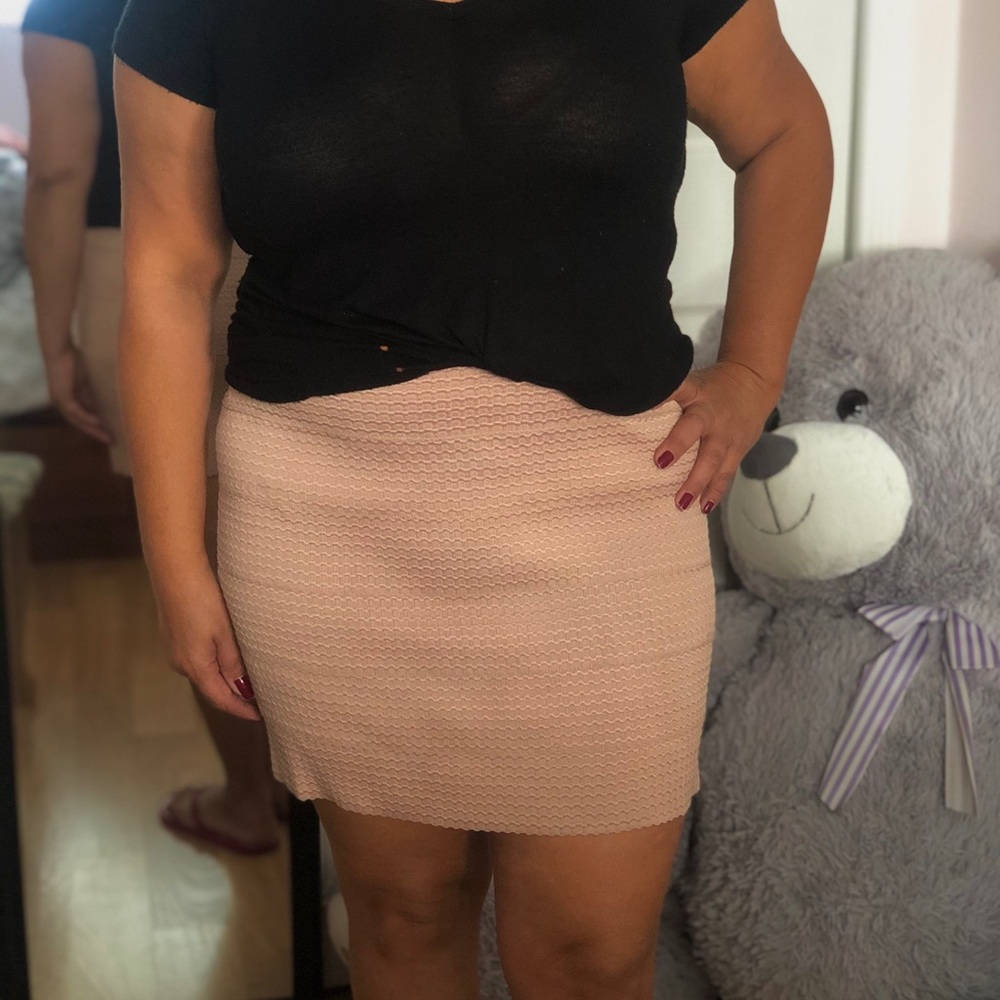 beige skirt